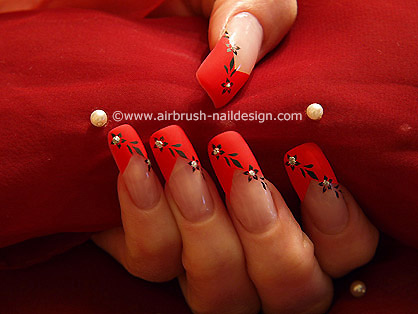 Airbrush nail art motive with floral garland - Airbrush Motive 037