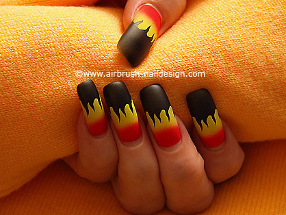 Template with effect lines for a airbrush nail art motive