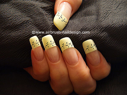 Nail art motive with airbrush colour in pastel yellow - Airbrush Motive 077