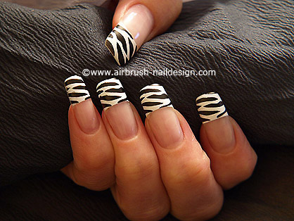 Airbrush french motive with zebra design - Nail art 092