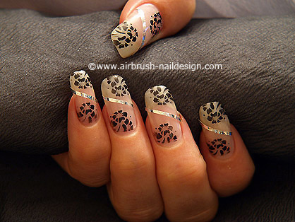 Airbrush with flower motive and hologram foil - Nail art 098